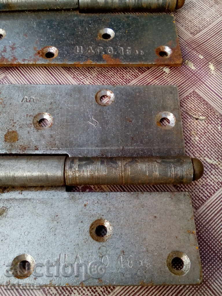 Auction Old hinges Auction Old hinges