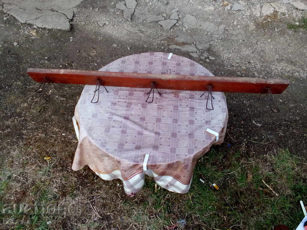 An old hanger with price 25.00 BGN | € 12.78 An old hanger with price 25.00 BGN | € 12.78