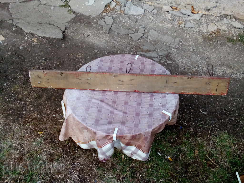 Auction An old hanger Auction An old hanger