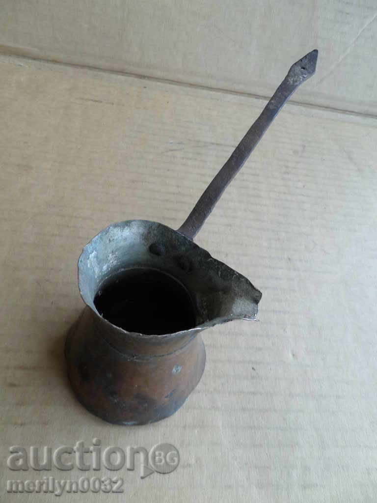 Delivery of An old copper jade coffee beaker copper pot Delivery of An old copper jade coffee beaker copper pot