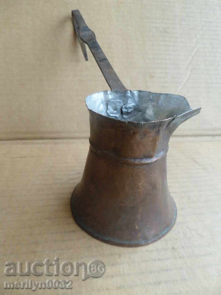 Auction An old copper jade coffee beaker copper pot Auction An old copper jade coffee beaker copper pot