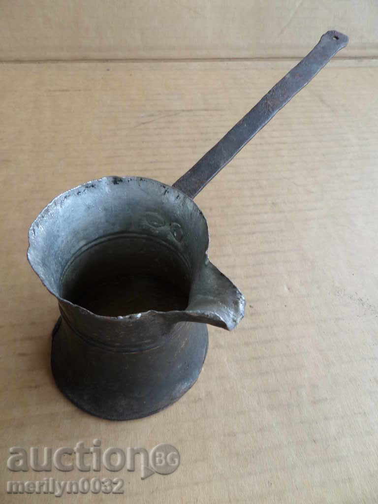 Delivery of An old copper jade coffee beaker copper pot Delivery of An old copper jade coffee beaker copper pot