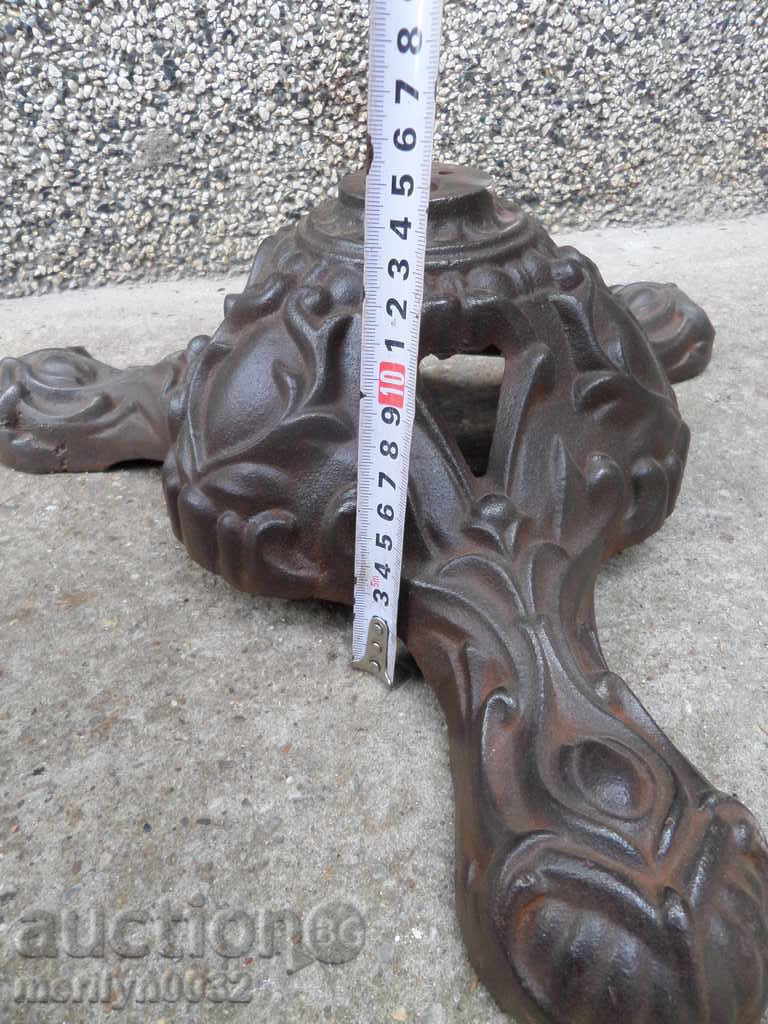 Auction Old tripod figure cast iron tripod base stand tripod Auction Old tripod figure cast iron tripod base stand tripod
