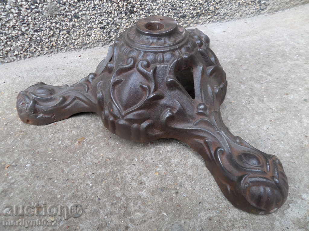 Old tripod figure cast iron tripod base stand tripod - 5 Old tripod figure cast iron tripod base stand tripod - 5