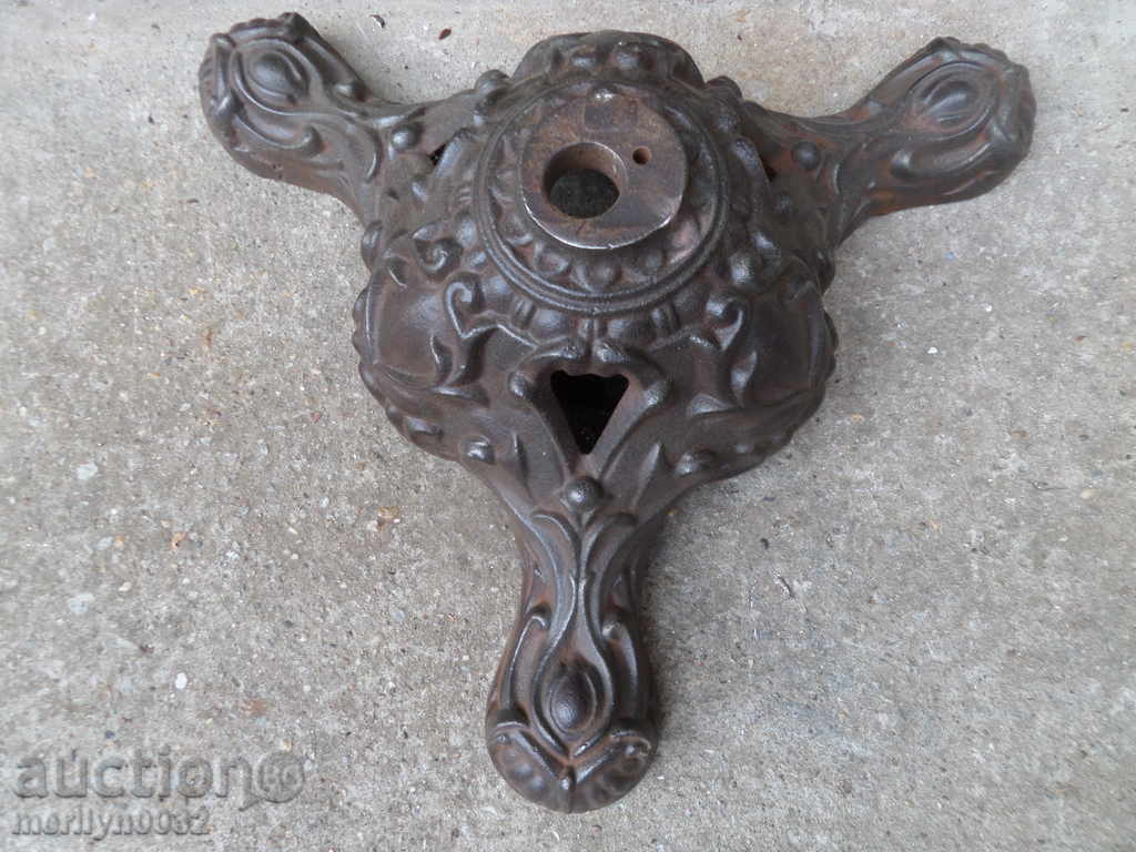 Old tripod figure cast iron tripod base stand tripod - 6 Old tripod figure cast iron tripod base stand tripod - 6