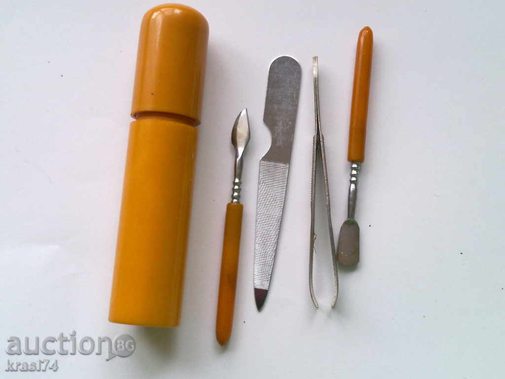 Manicure kit with price 15.00 BGN | € 7.67 Manicure kit with price 15.00 BGN | € 7.67