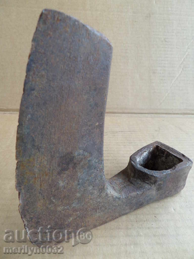 Old forged ax with a marker sato top without gauze with price 47.00 BGN | € 24.03