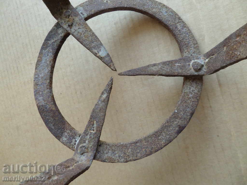 An old forged hearth furnace grill forged iron feathers - 5 An old forged hearth furnace grill forged iron feathers - 5