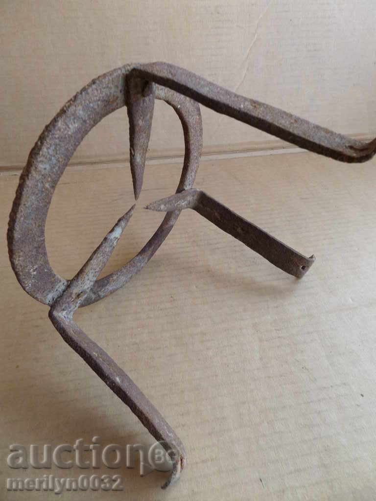 An old forged hearth furnace grill forged iron feathers - 7 An old forged hearth furnace grill forged iron feathers - 7