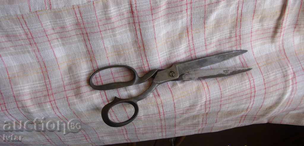Delivery of Old English scissors Delivery of Old English scissors