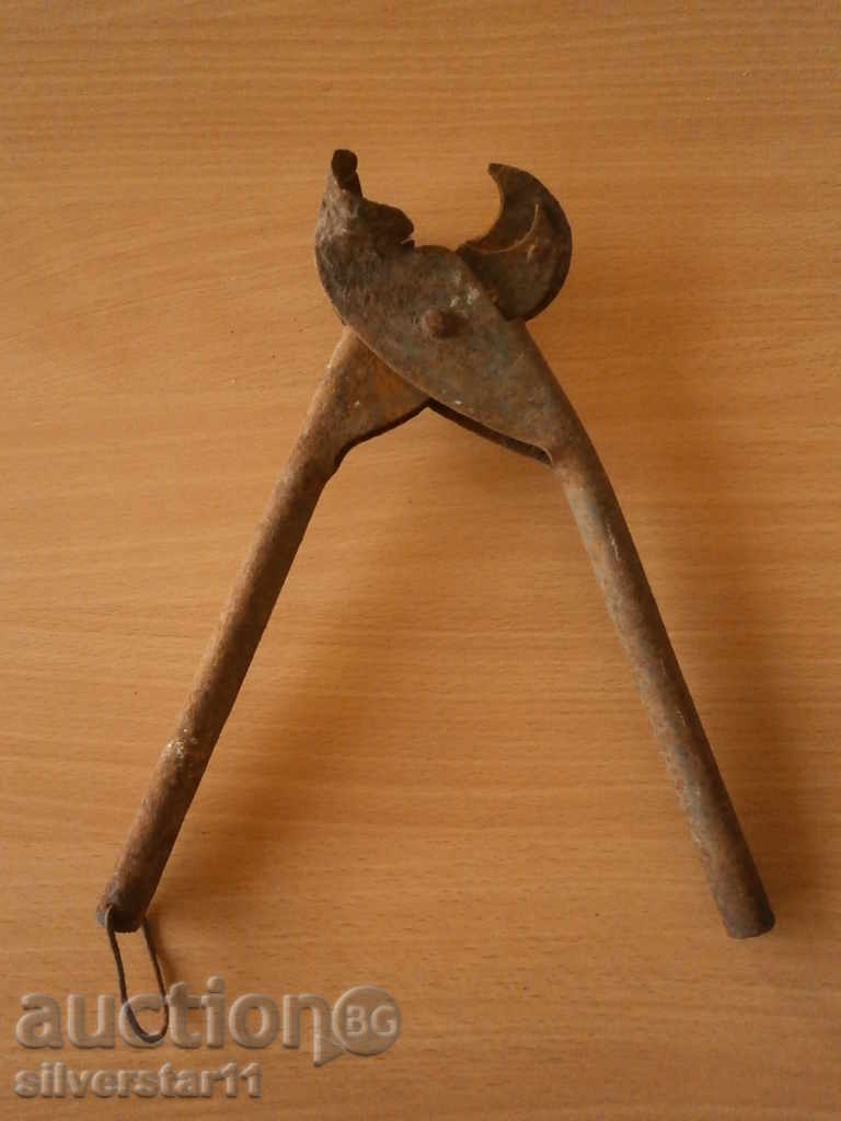 Old Pliers Master Tool with price 21.00 BGN | € 10.74