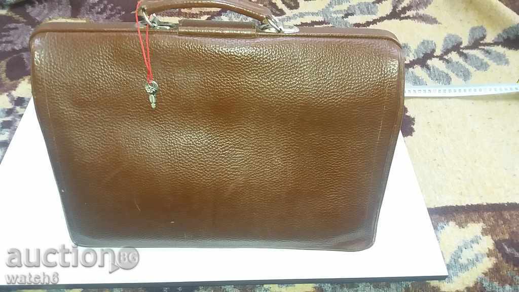 Very nice old bag with price 29.99 BGN | € 15.33 Very nice old bag with price 29.99 BGN | € 15.33