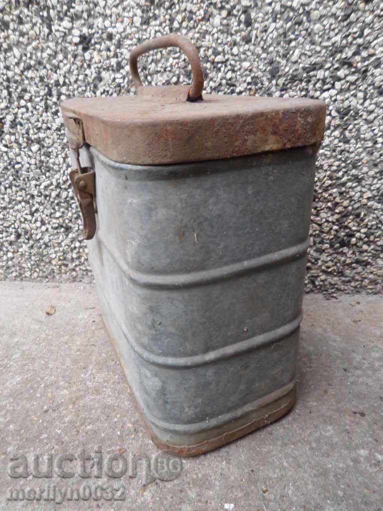 δοχείο Στρατού Β 'Παγκοσμίου Πολέμου κουτί WW2 με τιμή 25.00 BGN | € 12.78 δοχείο Στρατού Β 'Παγκοσμίου Πολέμου κουτί WW2 με τιμή 25.00 BGN | € 12.78