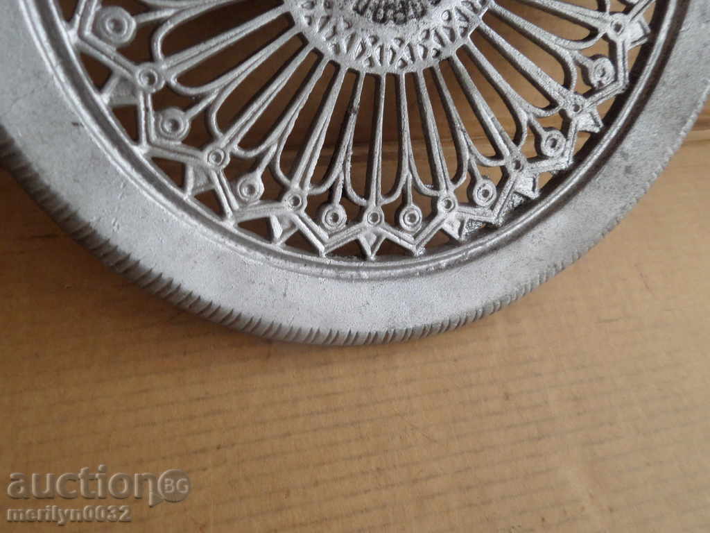 Old wood-made aluminum disk tray for garden table boards - 5 Old wood-made aluminum disk tray for garden table boards - 5