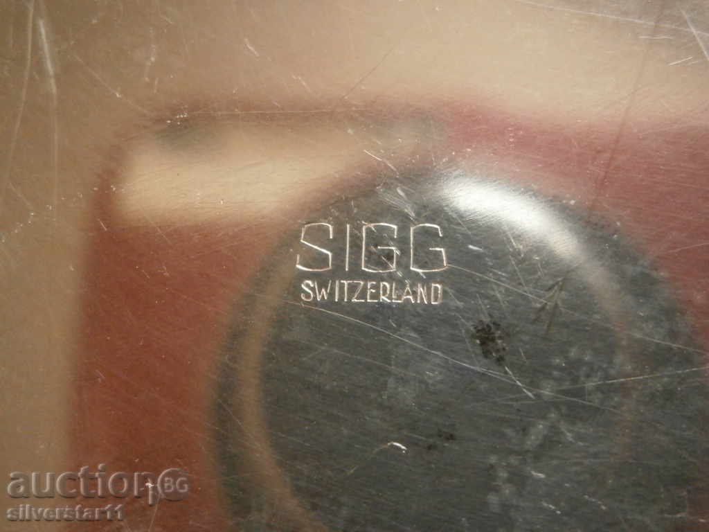 Delivery of SIGG SWITZERLAND seamlessly trimmed with engraved glazing