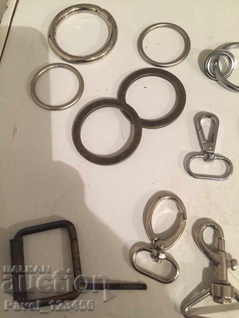 Auction lots of old keychains Auction lots of old keychains