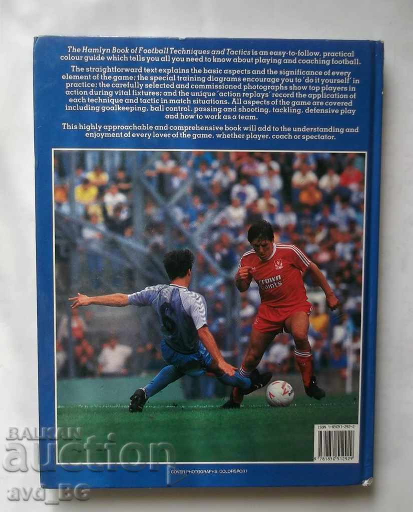 The Hamlyn Book of Football Techniques and Tactics R 1988 - 5 The Hamlyn Book of Football Techniques and Tactics R 1988 - 5