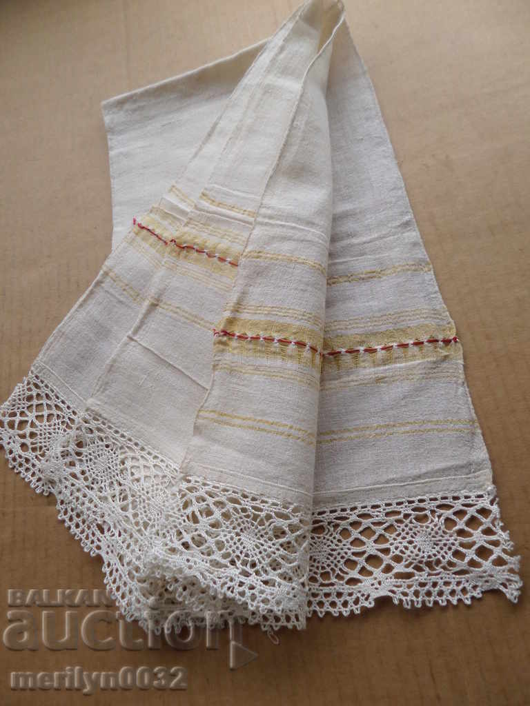 Стара ръчно тъкана кърпа носия бродерия дантела