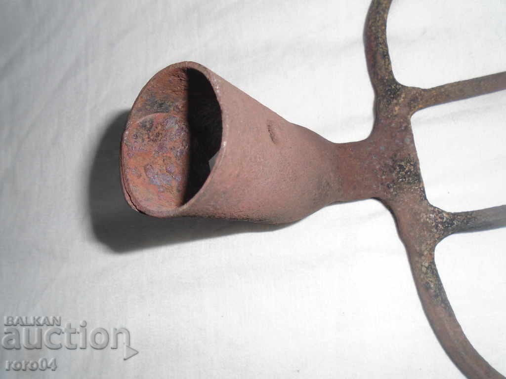 Аукцион ГОЛЯМА СТАРА КОВАНА ВИЛА / ВИЛАР