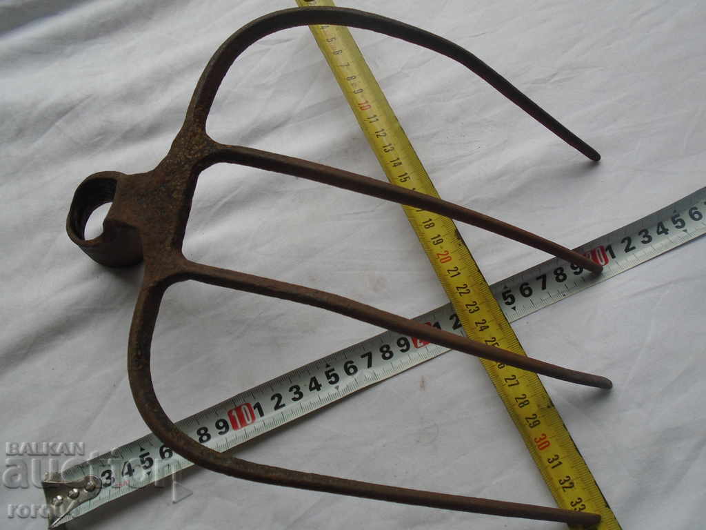 Доставка на ГОЛЯМА СТАРА КОВАНА ВИЛА / ВИЛАР