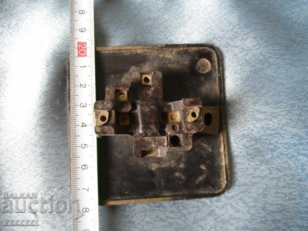 old bakelite key - 2 - 6 old bakelite key - 2 - 6