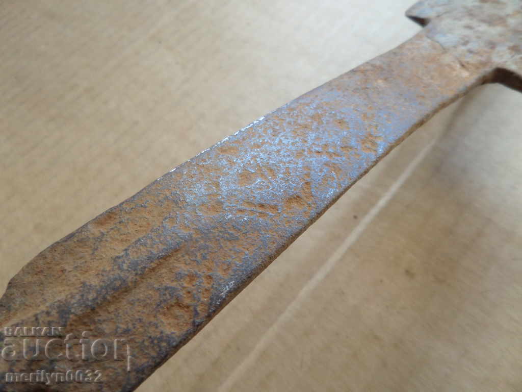 Delivery of Old instrument picker with engraved wrought iron blade Delivery of Old instrument picker with engraved wrought iron blade