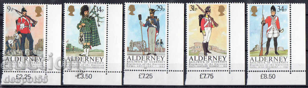 1985 Alderney. Στρατιωτικές στολές.