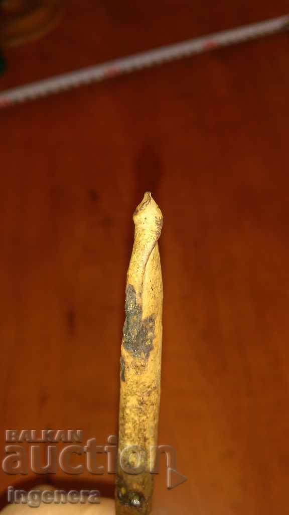 Auction tools, drill and knife Auction tools, drill and knife