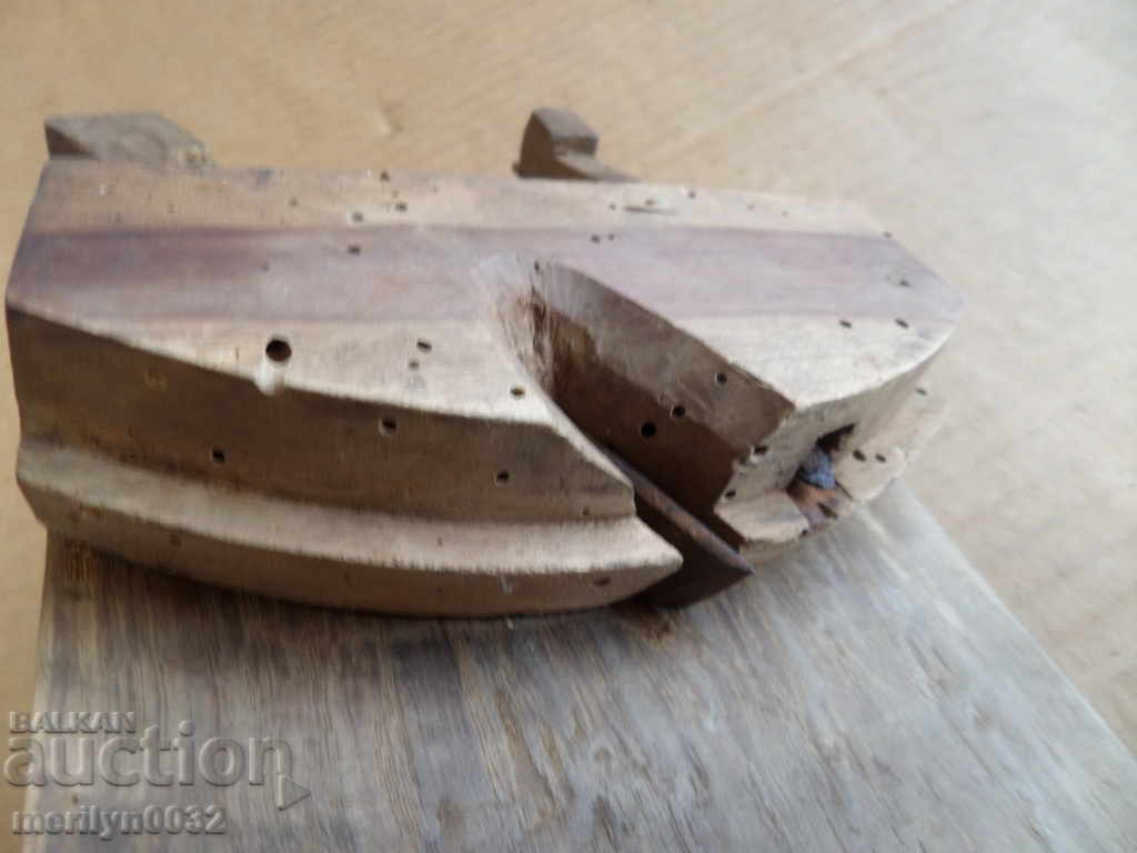 Auction An old woodworking planer with a knife Auction An old woodworking planer with a knife