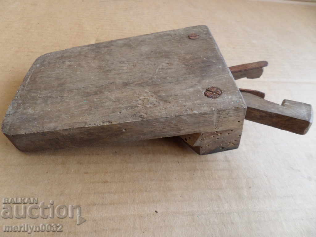 An old woodworking planer with a knife - 5 An old woodworking planer with a knife - 5