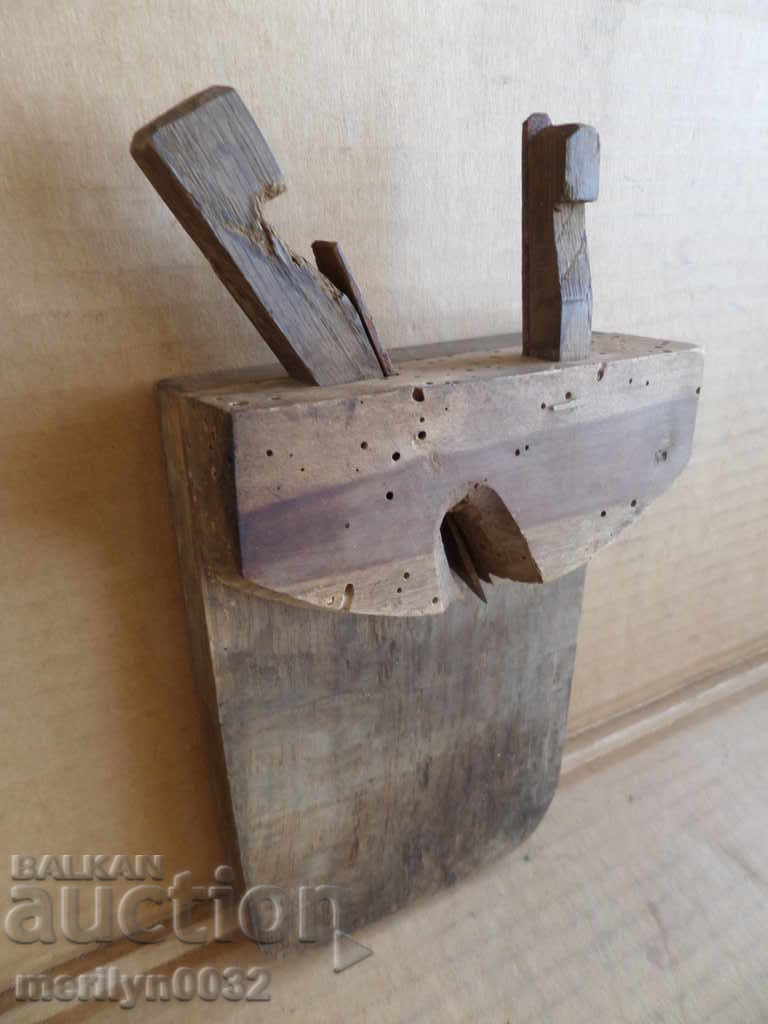Παλιά εργαλείο ξυλουργού τρίφτης με μαχαίρι