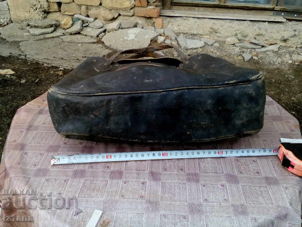 Delivery of Ancient leather bag, bag Delivery of Ancient leather bag, bag