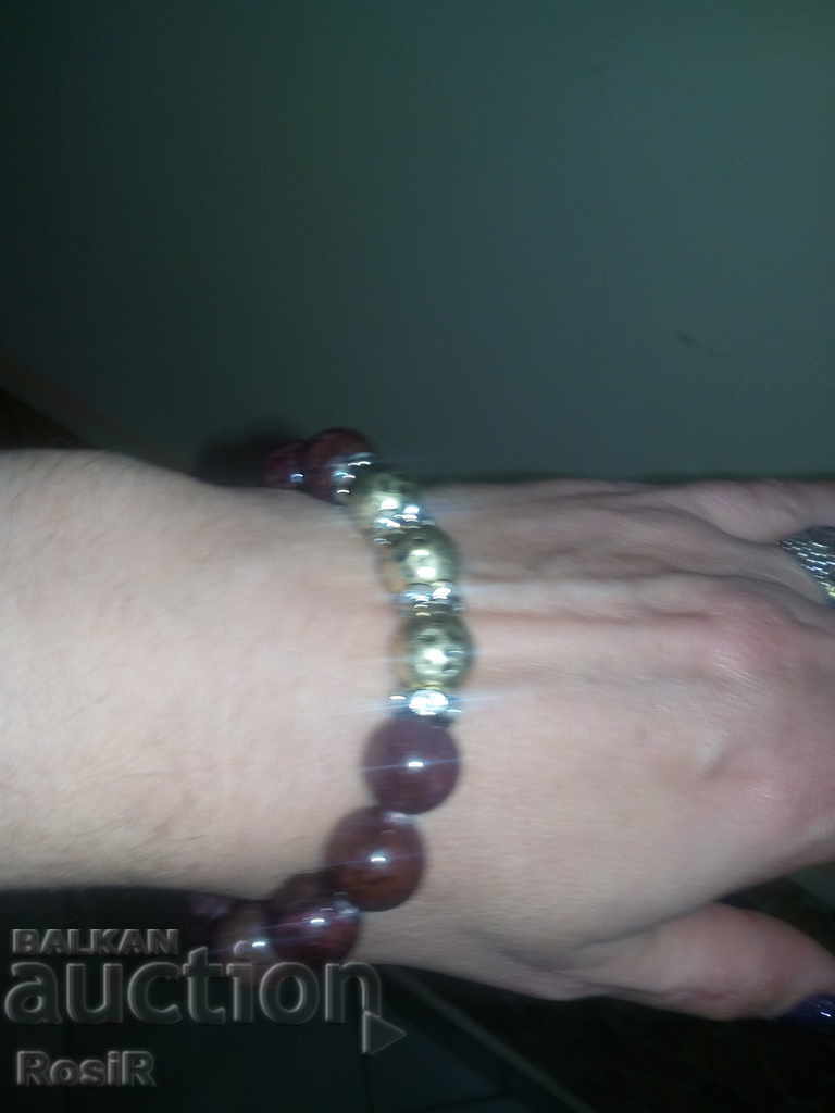 Delivery of GRAIN GRANATES WITH ORNAMENTS Delivery of GRAIN GRANATES WITH ORNAMENTS