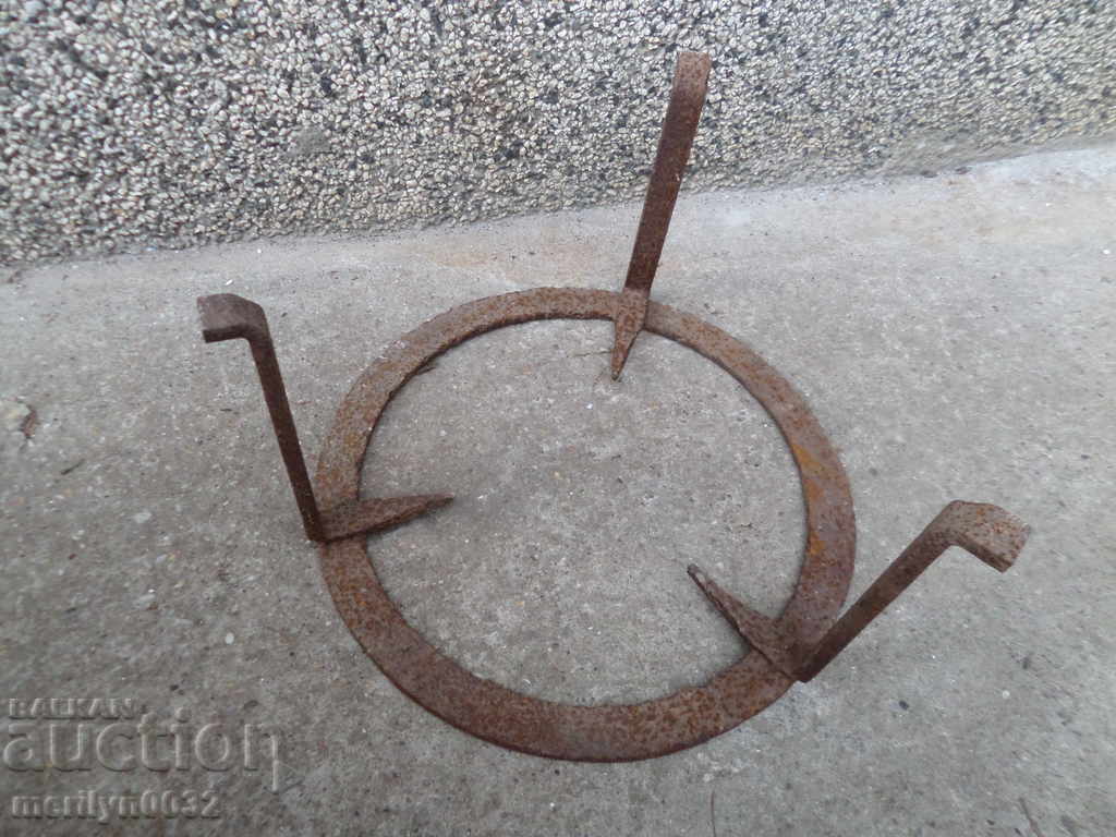 Old coat of HARANIA hearth grills forged iron feathers with price 39.00 BGN | € 19.94 Old coat of HARANIA hearth grills forged iron feathers with price 39.00 BGN | € 19.94