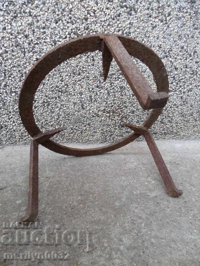 Auction Old coat of HARANIA hearth grills forged iron feathers Auction Old coat of HARANIA hearth grills forged iron feathers
