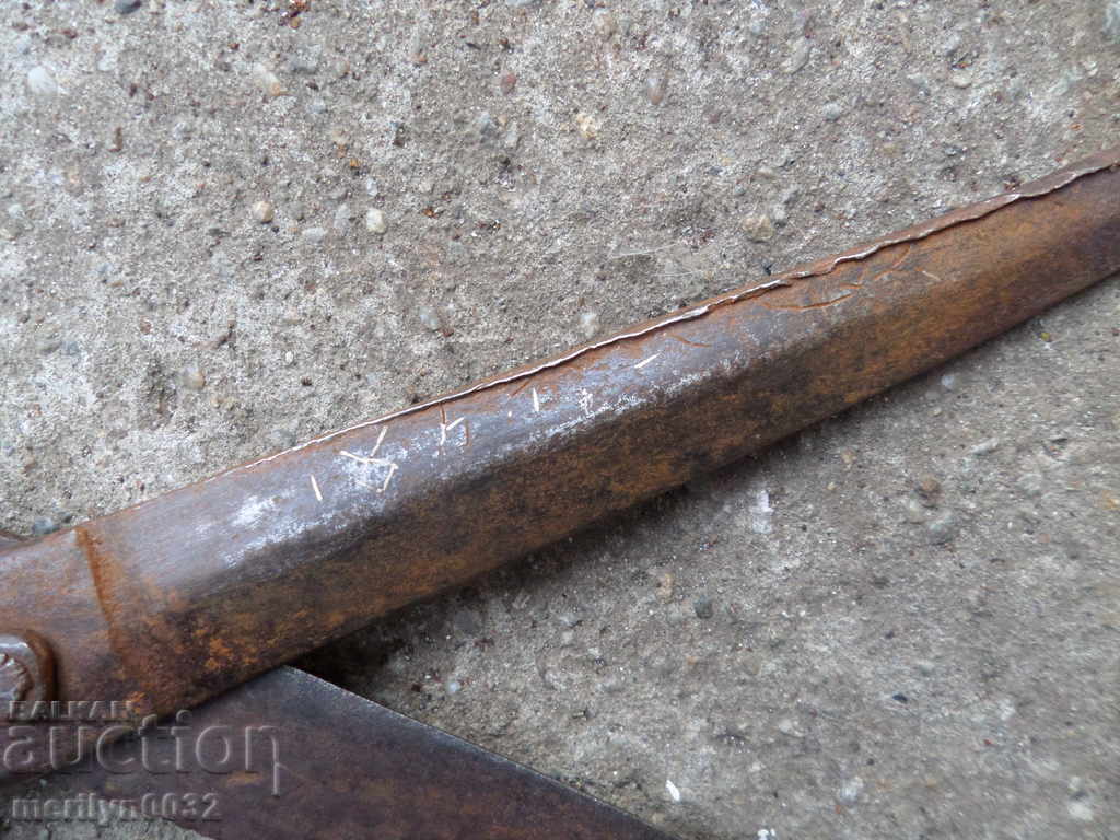 Delivery of Abacus scissors 70's of the 19th century wrought iron Delivery of Abacus scissors 70's of the 19th century wrought iron