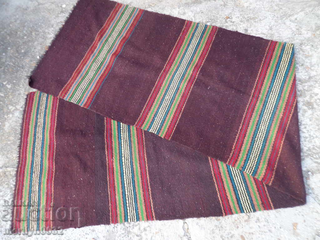 Стара ръчно тъкана черга постеля килим