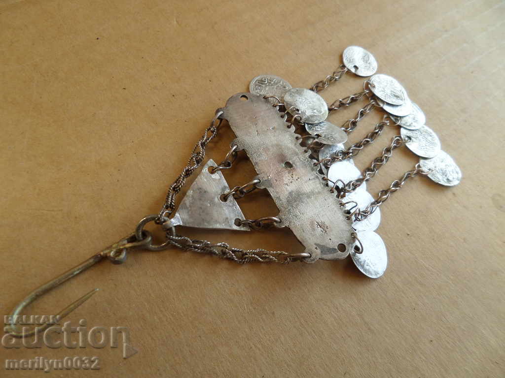 Γυναικεία κοσμήματα για κασκόλ, φούντα, κρεμαστό κόσμημα με τιμή 226.00 BGN | € 115.55 Γυναικεία κοσμήματα για κασκόλ, φούντα, κρεμαστό κόσμημα με τιμή 226.00 BGN | € 115.55