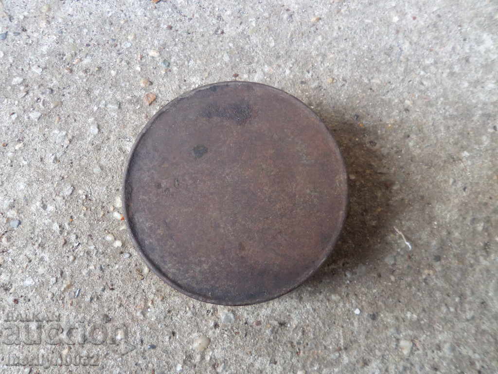 Ancient metal box for the wax Imalin with price 36.00 BGN | € 18.41 Ancient metal box for the wax Imalin with price 36.00 BGN | € 18.41