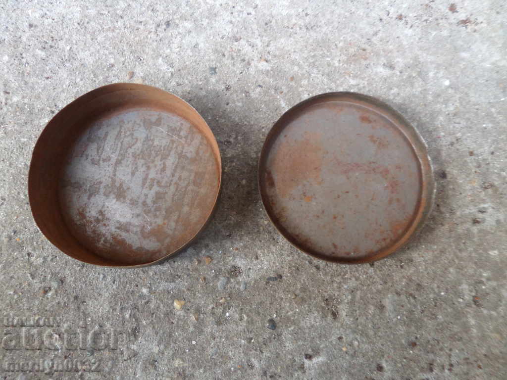 Auction Ancient metal box for the wax Imalin Auction Ancient metal box for the wax Imalin