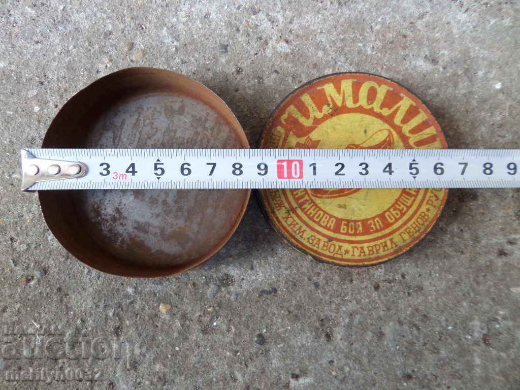 Delivery of Ancient metal box for the wax Imalin Delivery of Ancient metal box for the wax Imalin