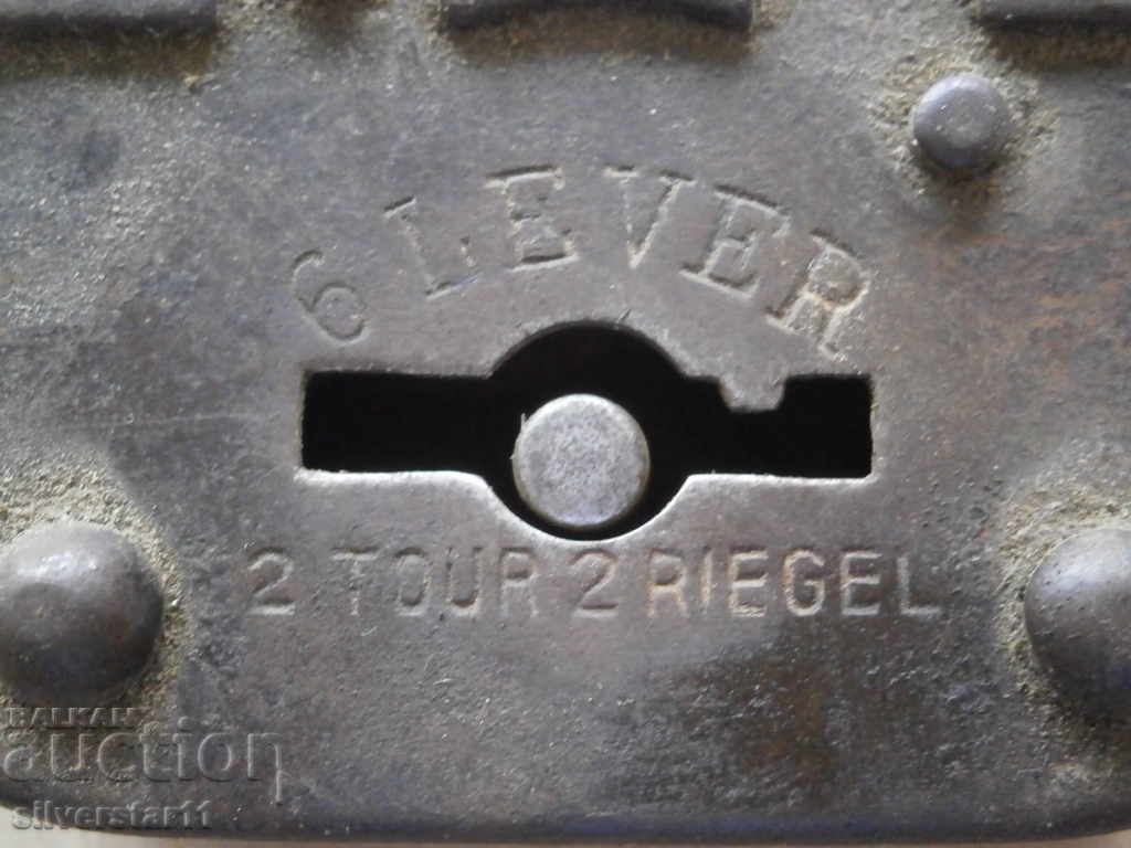 old padlock with price 21.00 BGN | € 10.74