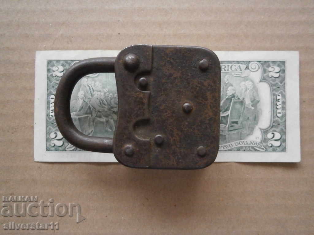 old padlock - 6