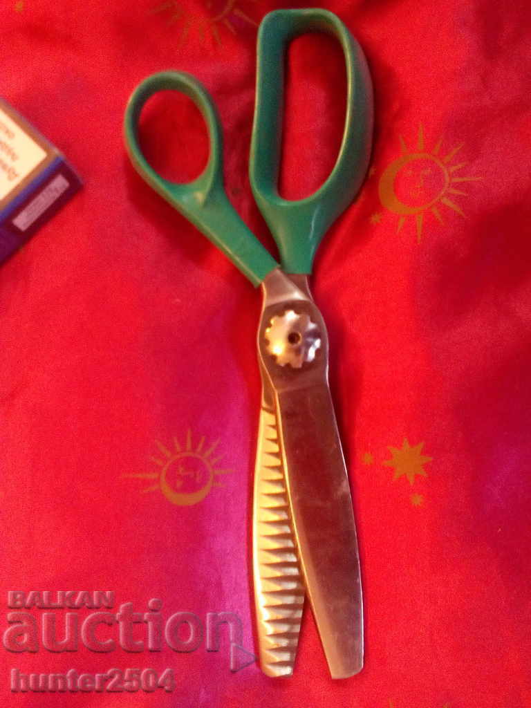 USSR ZIG-ZAG Scissors, new, heavy, size tip/whole.90/245mm. with price 24.95 BGN | € 12.76 USSR ZIG-ZAG Scissors, new, heavy, size tip/whole.90/245mm. with price 24.95 BGN | € 12.76