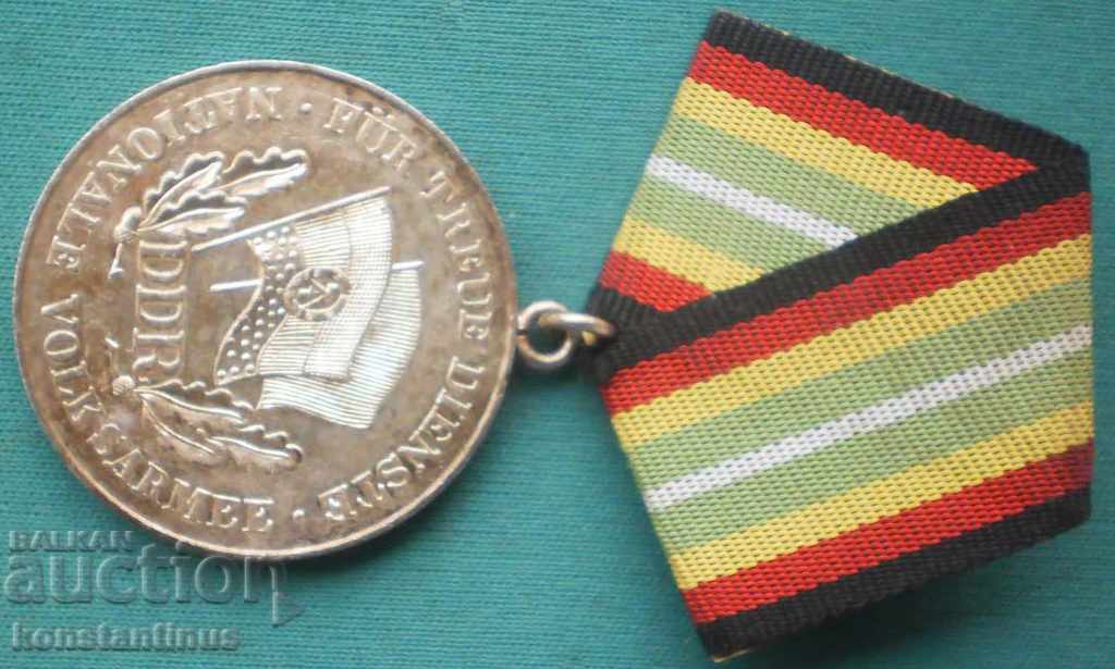 Medalie militară Germania-GDR pentru Meritul Științific Argint Rare cu preț € 23.01 | 45.00 BGN Medalie militară Germania-GDR pentru Meritul Științific Argint Rare cu preț € 23.01 | 45.00 BGN