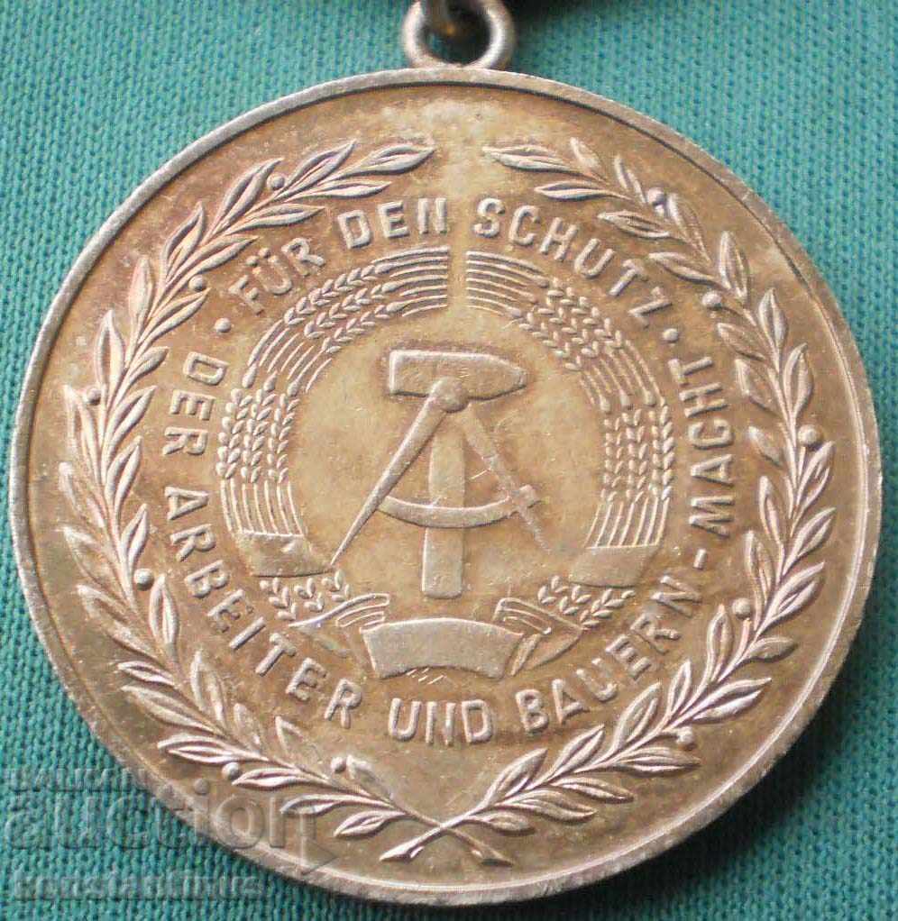 Medalie militară Germania-GDR pentru Meritul Științific Argint Rare - 6 Medalie militară Germania-GDR pentru Meritul Științific Argint Rare - 6