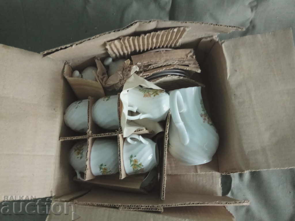 Δημοπρασία σετ τσαγιού πορσελάνης Δημοπρασία σετ τσαγιού πορσελάνης