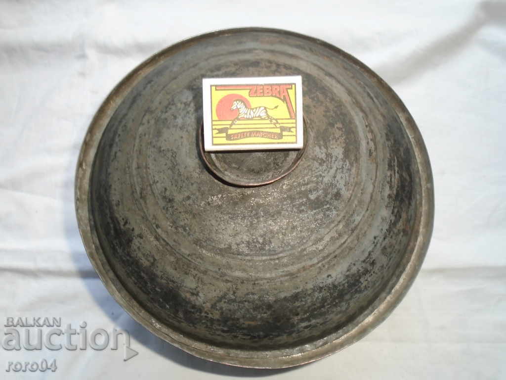 Auction LARGE STAR DEEP CROWN BACTERIN SAHAN WITH COVER Auction LARGE STAR DEEP CROWN BACTERIN SAHAN WITH COVER