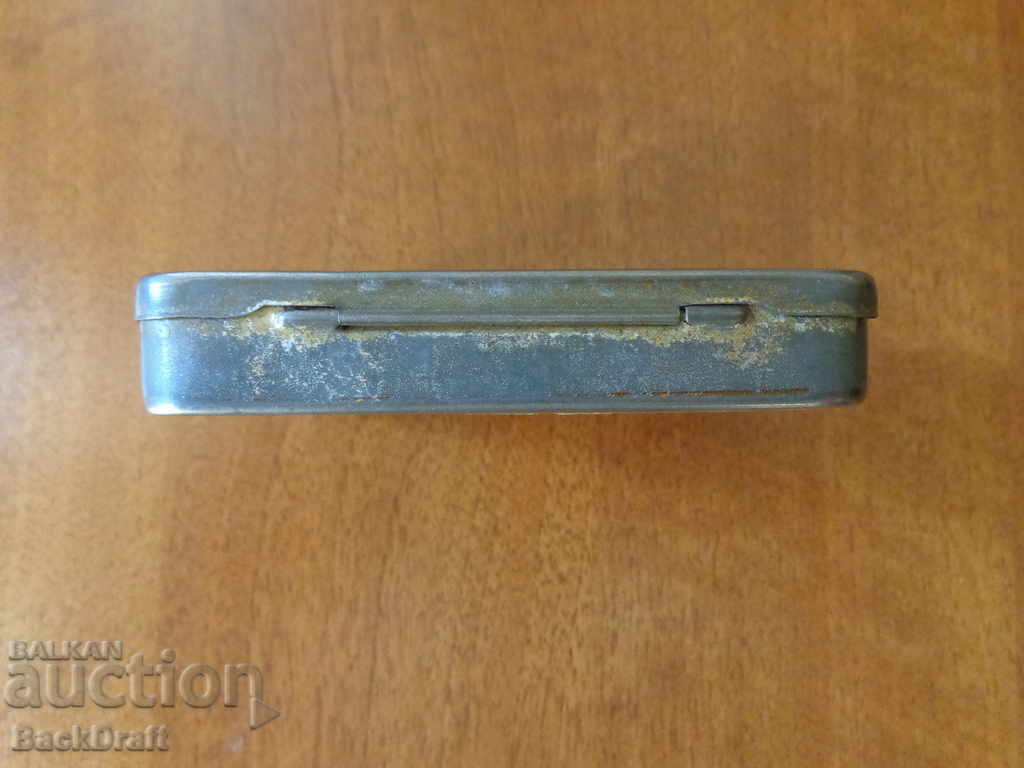 An old lithography box for 25 cigars ED LAURENS - 6