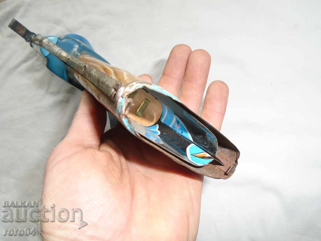 CHILD LAMARIAN AUTOMAT - 7 CHILD LAMARIAN AUTOMAT - 7